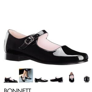 Nina Bonnett Black Patent Leather Mary Jane Shoes, Size 9 medium.